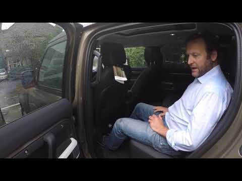 New Land Rover Defender 110 D240 vs Discovery 4 SDV6 HSE