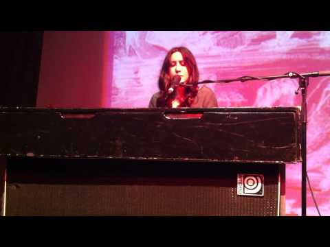 A Thousand Miles - Vanessa Carlton (Live in London 2011)