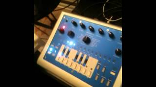 Video thumbnail for Roland JSQ-60 sequencing x0xb0x plus DX7 by jerry dibella