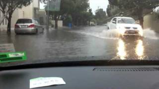 preview picture of video 'Flash Flood Melbourne 4 February 2011 Elwood to Brighton'