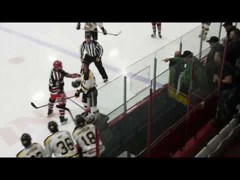 Danick Paquette huge hit on Bruno-Carl Denis leads to a scrum - 29-04-22