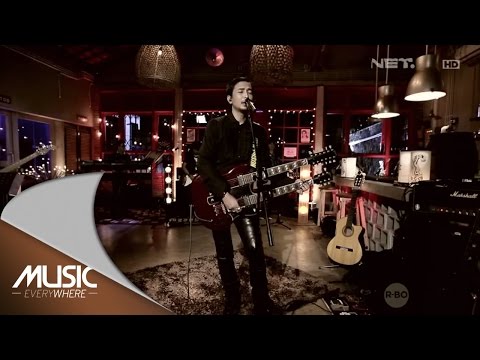 Piyu and Friends - Rapuh (Live at Music Everywhere) *