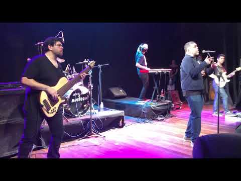 Eu amo mais você do que eu