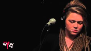 Crystal Bowersox - "Dead Weight" (Live at WFUV)