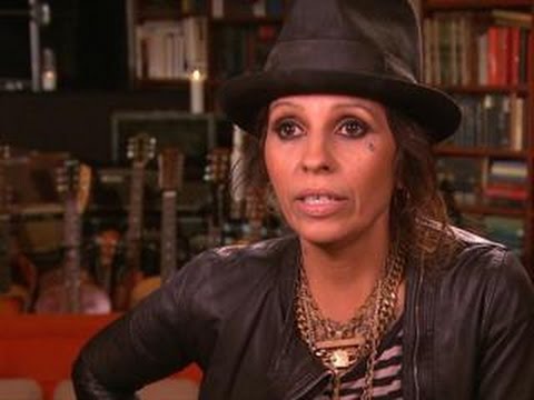 Linda Perry's Childhood Pain