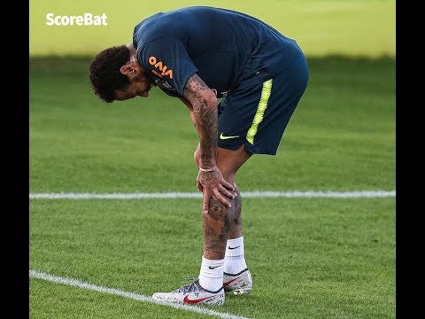 Neymar gets nutmegged by 19-year-old Weverton!