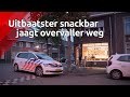 Uitbaatster snackbar jaagt overvaller weg