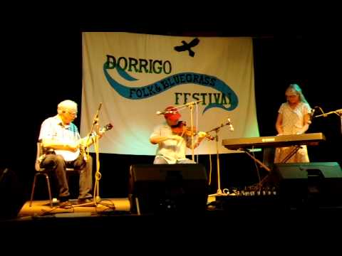 Pike's Peak: Patt and Possum with Ian Alexander - Dorrigo 2013