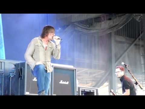 Adelitas Way - Criticize(Uproar 2012 Live @ Darien Lake)