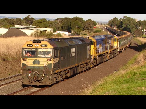 7737v Pacific National Grain Train With G523 X50 XR557 Seen Here At Bellpost Hill (16/4/23)