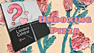 Unboxing Landers Central Pizza