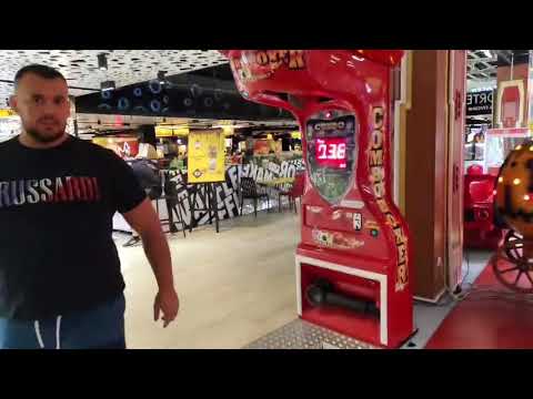 Mirza Hatic UDARA KRUŠKU (ugasila se odma) *zamišlja da je kruška Kristijan Golubovic*