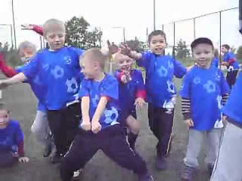 Radość najmłodszych z awansu EKS Kolektyw Radwanice do turnieju finałowego w Warszawie