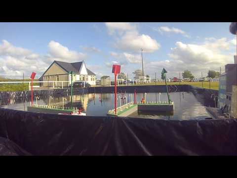 Bateau rouge Manoeuvre Plan d'eau 3