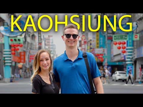 First time in KAOHSIUNG! 🇹🇼 (Taiwan travel day & Pier2)