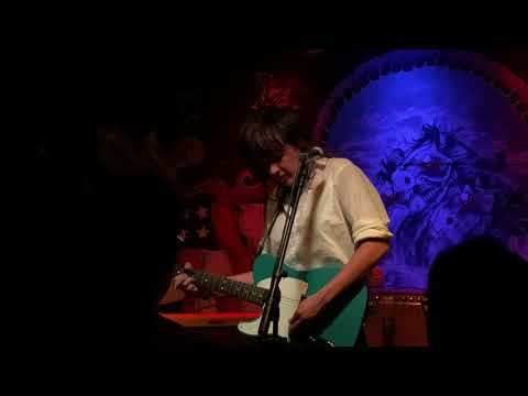 Courtney Barnett (Solo) - Everything is Free (cover) - Live at Pappy and Harriets Jan 31,2020