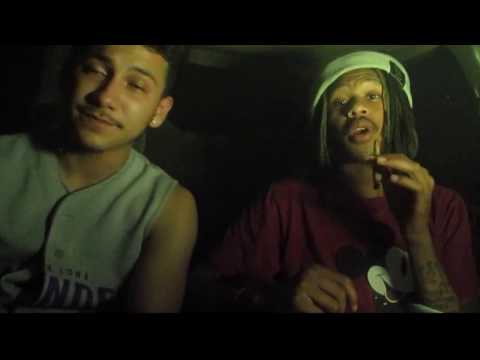 FrosTyDaSnowmann ft. Radio Base - Sendin da Hoe (Reaction Video)