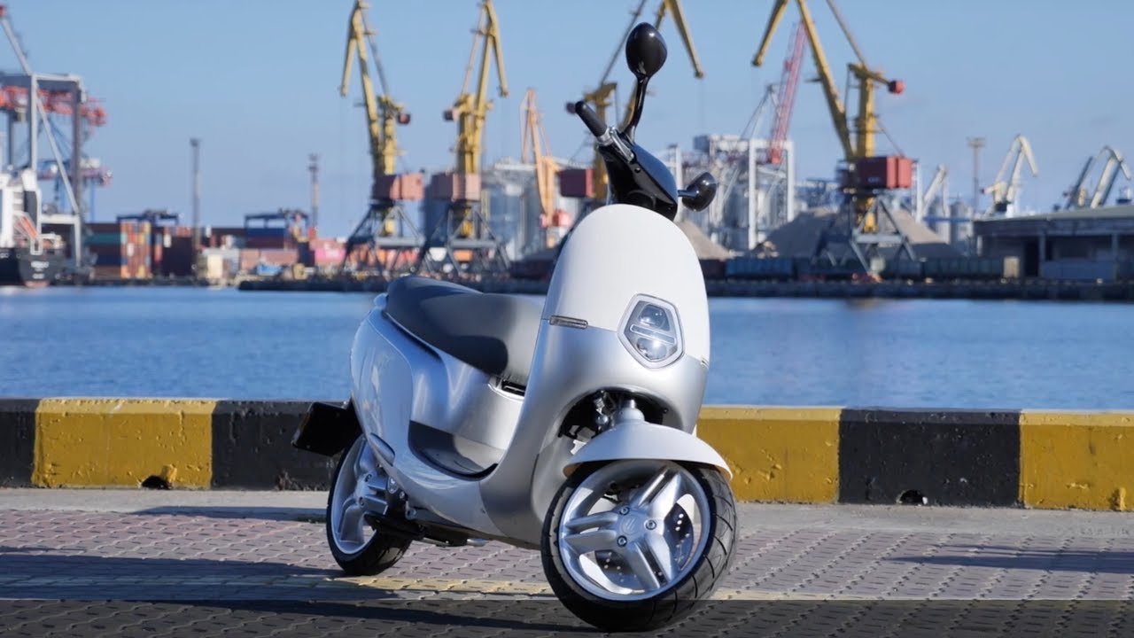 Электроскутер Ecooter E1R (Gold) video preview