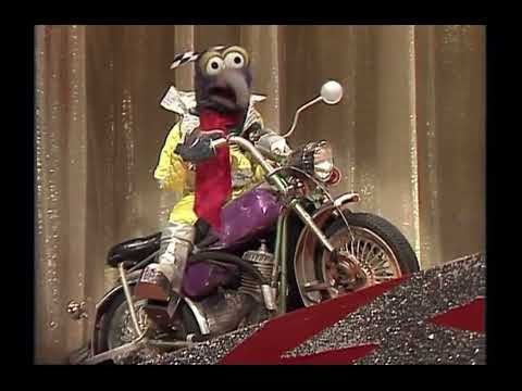 The Muppet Show - 315: Lesley Ann Warren - Gonzo’s Stunt: Motorcycle Act #1 (1979)
