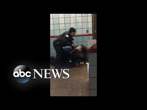 シカゴで日常的な警察のやりとりが暴力に変わる｜ABCニュース (Routine police interaction turns violent in Chicago | ABC News)