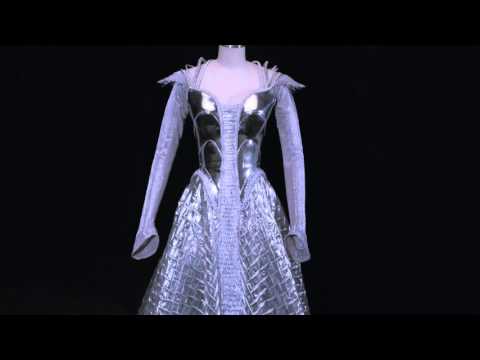 THE HUNTSMAN WINTER'S WAR Costume Behind The Scenes Featurette