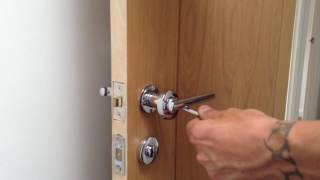 Fixing a loose door handle