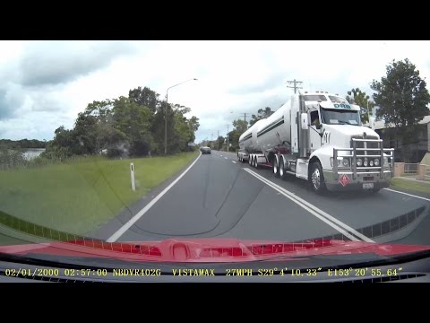 Driving Through Woodburn NSW - on the Pacific Highway - Trucks !