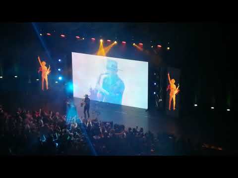 Jimmy Sax Carmenita lounging