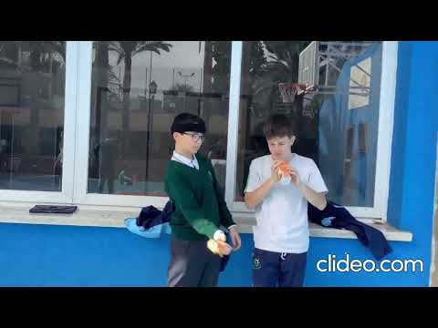 1º tira la basura y 2º juega