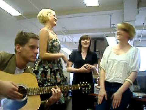 The Pipettes - "Pull Shapes" (acoustic)