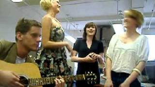 The Pipettes - &quot;Pull Shapes&quot; (acoustic)