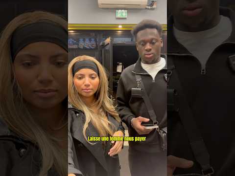 SE SORTIR D'UNE SITUATION CRITIQUE : PAIEMENT REFUSÉ #youtubeshorts #pourtoi #sketch #rire #pourtoi