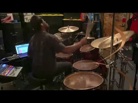 Thomas Pridgen - Insane Drum Solo over Pretty Brown Eyes Vamp 🔥 (MUST-WATCH)