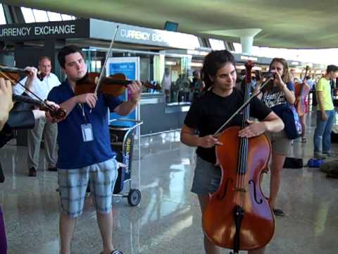 NYO-USA In the Airport