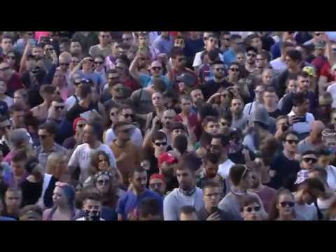 Amelie Lens playing 'Monometh' by Lukas Firtzer at EXIT Festival 2019