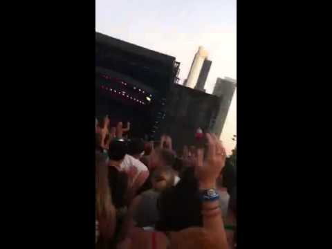 Lollapalooza 2012 Calvin Harris plays nirvana