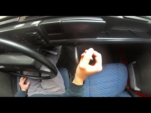 How do you shift gears in a Renault 4 and why like this? | Living with a Renault 4, Episode 4