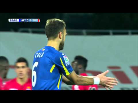 Cabezazo de Juan Rodríguez al palo