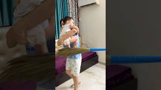 Download lagu Half Korean baby meets Indian Jhadu mp3 Download lagu Half Korean baby meets Indian Jhadu mp3