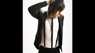 Standing On The Rooftops Everybody Scream Your Heart Out