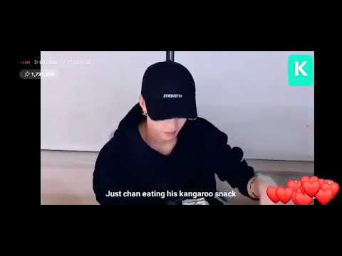 (Eng Sub) Bang Chan Reaction to Everglow La Di Da