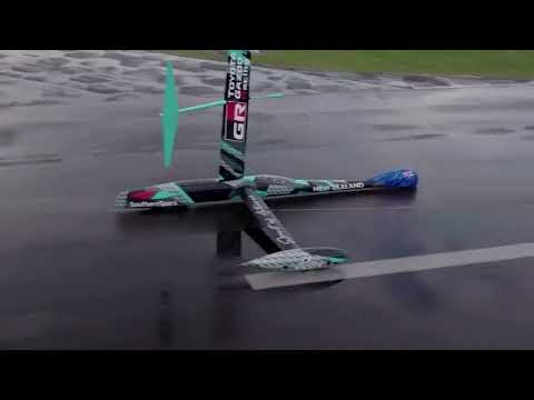 ‘Land yacht’ tested ahead of land speed record attempt