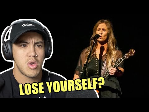 Kasey Chambers performance of 'Lose Yourself' confuses me...
