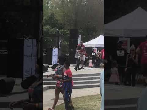 download lagu mp3 mp4 Slinging Wing Festival, download lagu Slinging Wing Festival gratis, unduh video klip Slinging Wing Festival