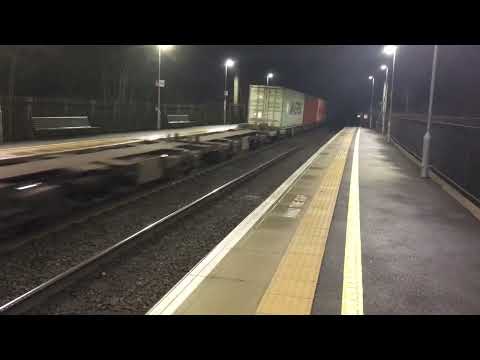 66771 Amanda working 4M68 London gateway to birch coppice Gbrf