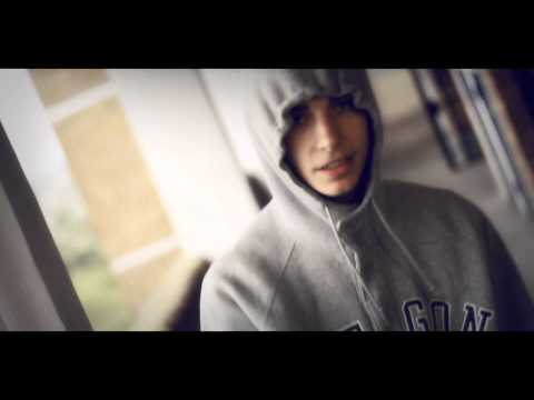 TrapAHolik TV - Sykes & Sticks - Stretch Out Like A Poster