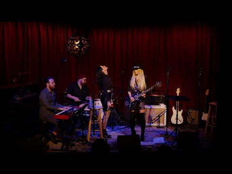 Vanessa Amorosi feat Orianthi - Still Got The Blues (Live at The Hotel Cafe)