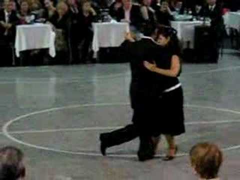  Maria Florencia Labiano  and  Hernán Rodriguez Chaile  are  dancing  to  the  vals  "  Mi Novia De Ayer  "