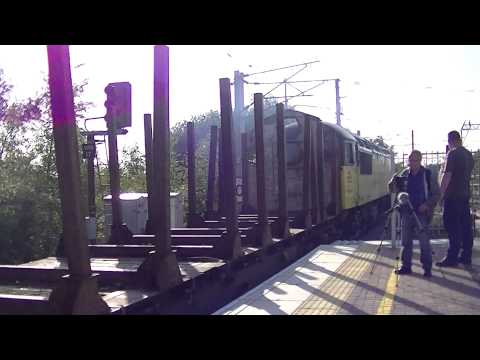 Colas Rail 56094 arrives and departs Wigan North Western on empty logs, Chirk-Carlisle 31/05/14