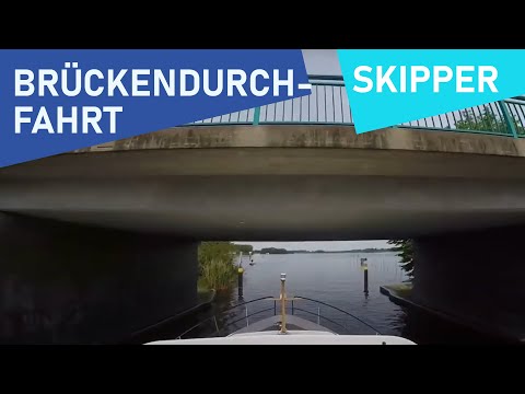 Skippertipps 2022: Schmale Brückendurchfahrt (Beispiel Hausbooturlaub Mecklenburger Seenplatte)